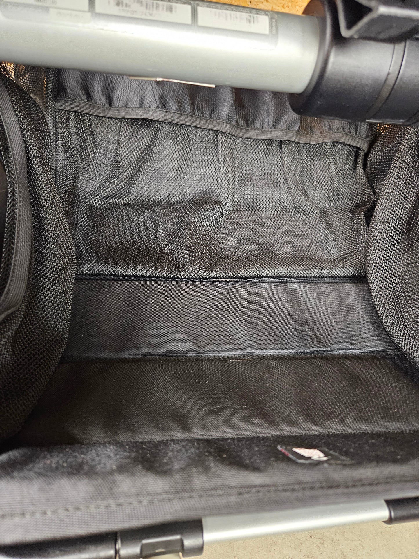 Bugaboo - Donkey Mono Kinderwagen (1 Liegewanne / 1 Sportsitz) Inkl. Seitliche GepƤcktasche - Schwarz Rot in Gutem