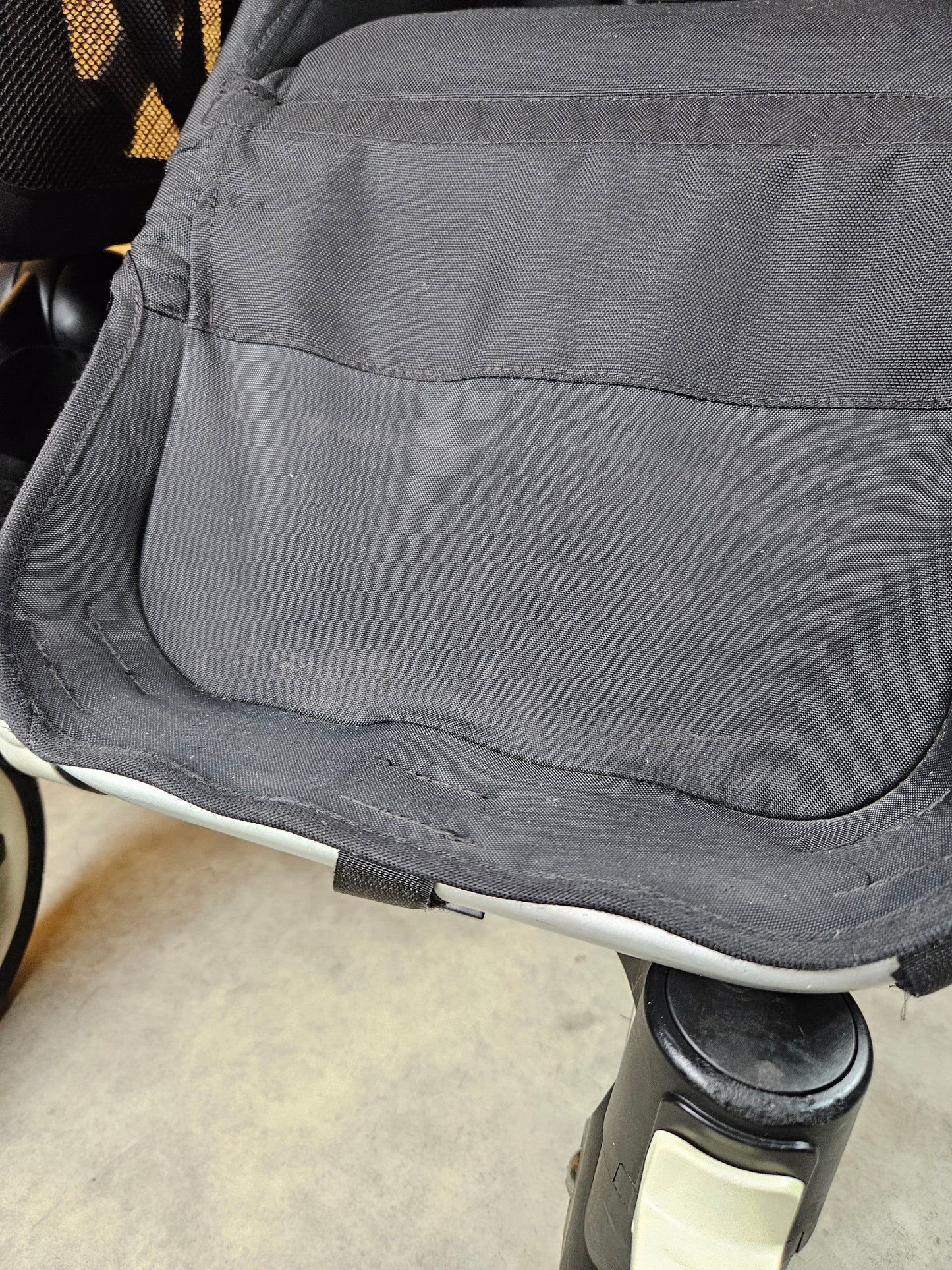 Bugaboo - Donkey Mono Kinderwagen (1 Liegewanne / 1 Sportsitz) Inkl. Seitliche Gepäcktasche - Schwarz Rot in Gutem