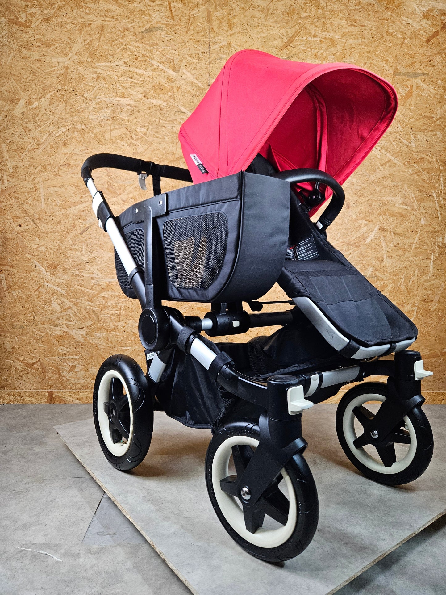 Bugaboo - Donkey Mono Kinderwagen (1 Liegewanne / 1 Sportsitz) Inkl. Seitliche Gepäcktasche - Schwarz Rot in Gutem