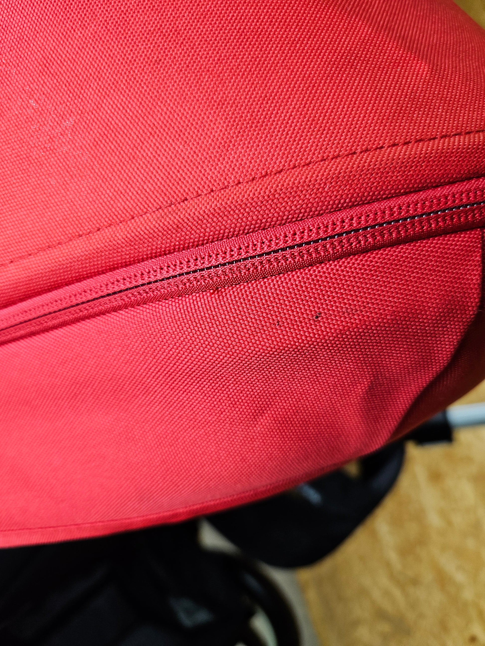 Bugaboo - Donkey Mono Kinderwagen (1 Liegewanne / 1 Sportsitz) Inkl. Seitliche Gepäcktasche - Schwarz Rot in Gutem