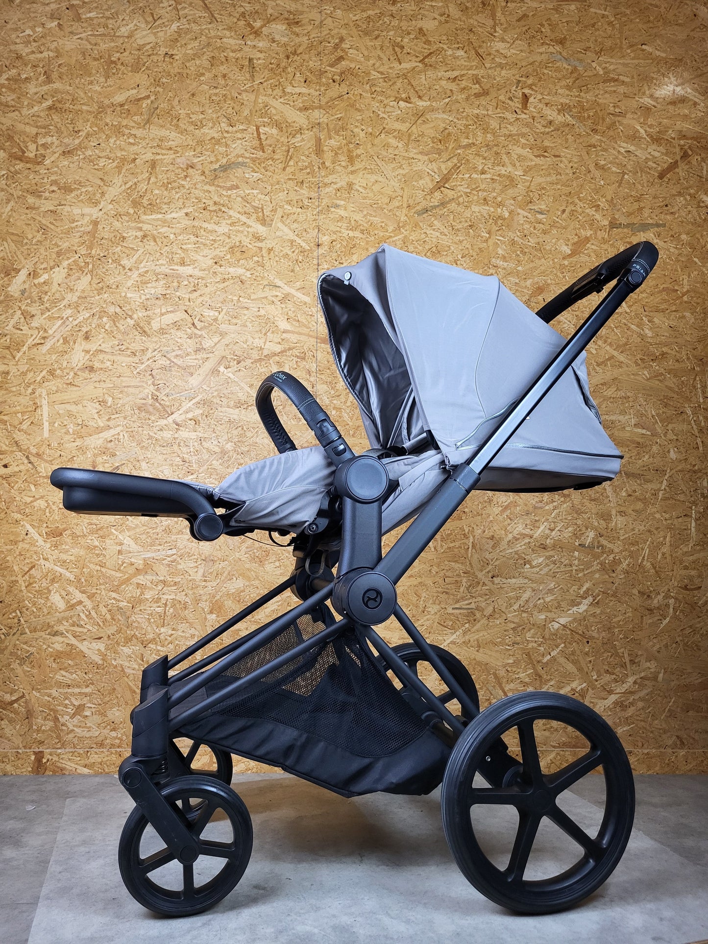 Cybex - Priam Kombikinderwagen (sportsitz und Babywanne) - Grau in Gutem Zustand am Besten Kinderwagen 5 Kostenloser