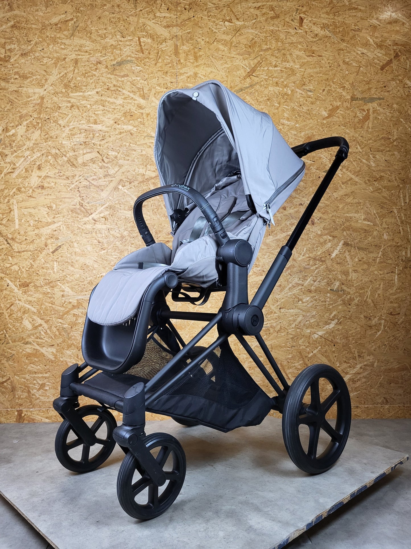 Cybex - Priam Kombikinderwagen (sportsitz und Babywanne) - Grau in Gutem Zustand am Besten Kinderwagen 4 Kostenloser