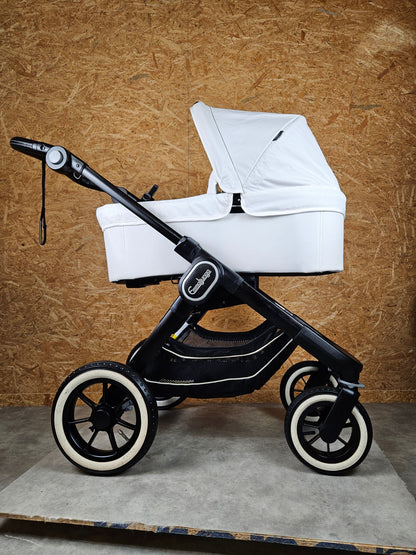 Emmaljunga - Nxt90 Flat Outdoor Kombikinderwagen (sportsitz und Liegewanne) - Schwarz / Weiß in Gutem Zustand am Besten