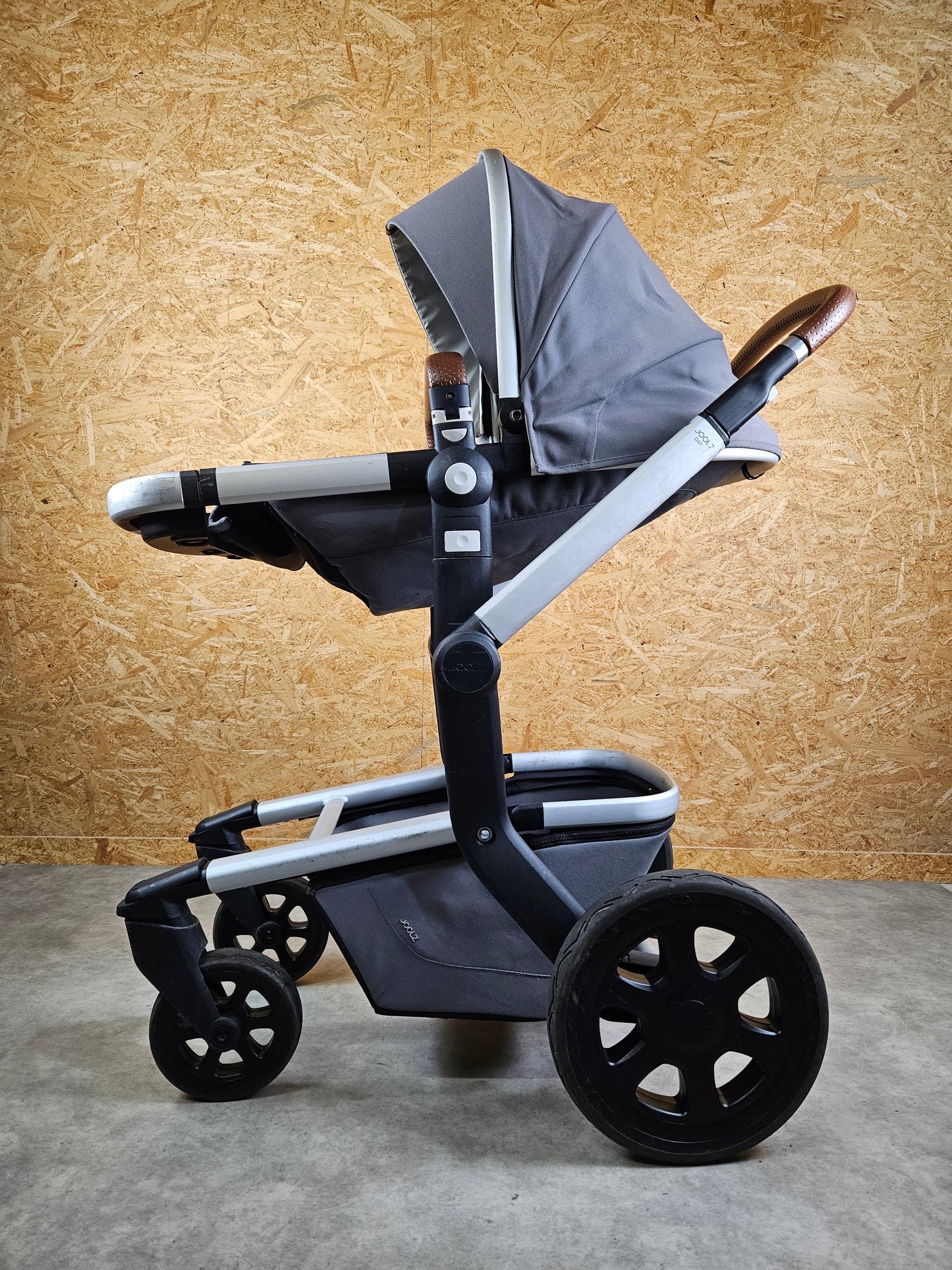 Joolz - Day Kombikinderwagen (sportsitz und Liegewanne) Grau in Gutem Zustand Grau / Gut Kinderwagen 7